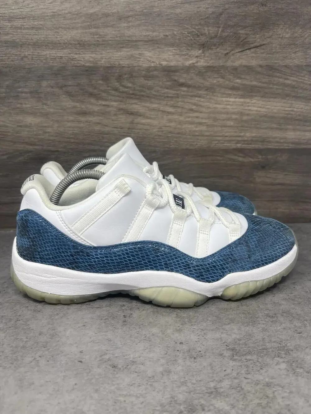 Air Jordan 11 Low Navy Snakeskin Mens Size 9.5 Blue White Lot CD6846-102